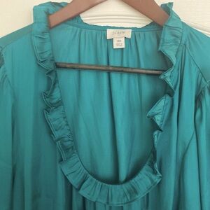 Rich emerald 2X/3X JCrew blouse is beautiful against any skin tone & drapes well